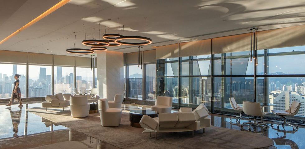 暖色調(diào)現(xiàn)代輕奢風(fēng)辦公室裝修設(shè)計暖白色會客洽談區(qū)效果圖