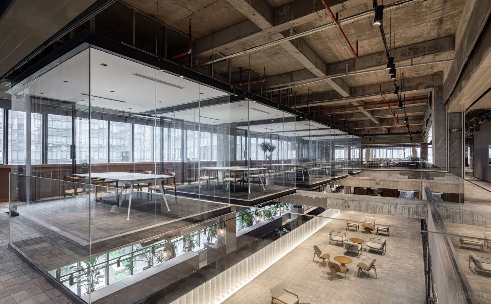 淺灰色簡約工業(yè)風(fēng)辦公室裝修設(shè)計(jì)淺灰色玻璃房接待室 淺灰色簡約工業(yè)風(fēng)辦公室裝修設(shè)計(jì)淺灰色玻璃房接待室