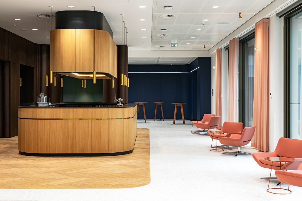 深暖色現代簡約風辦公室裝修設計暖色調洽談廳 深暖色現代簡約風辦公室裝修設計暖色調洽談廳