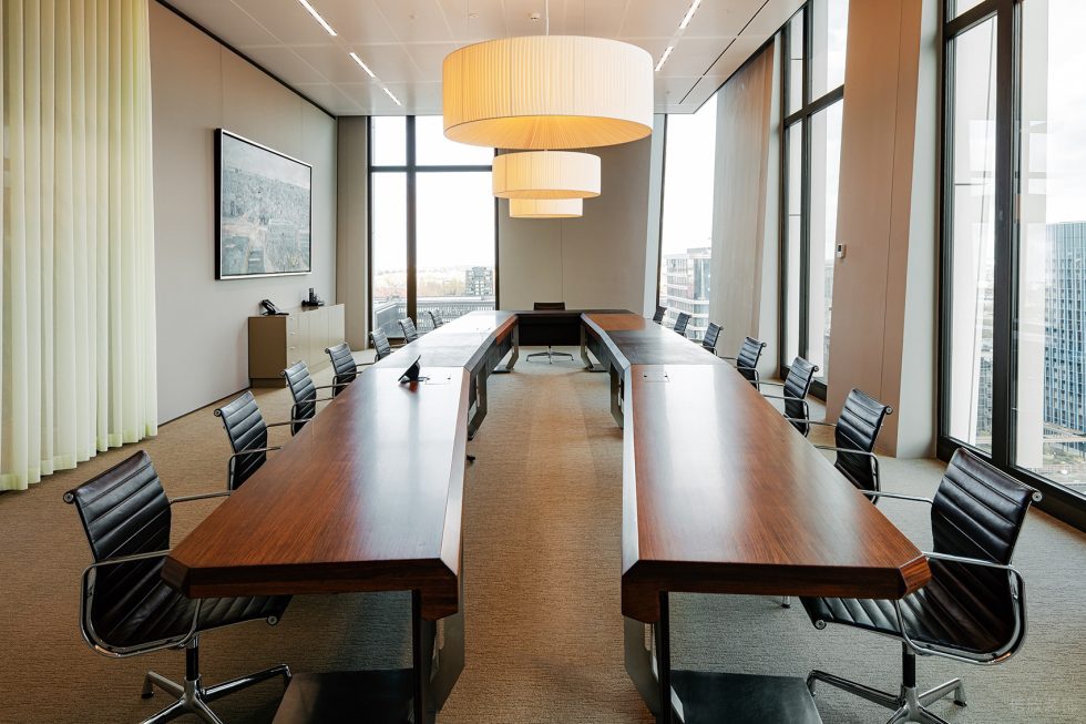 深暖色現代簡約風辦公室裝修設計暖色調商務座談室 深暖色現代簡約風辦公室裝修設計暖色調商務座談室