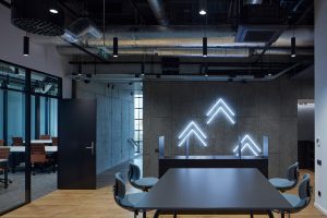 深色工業(yè)風辦公室裝修設(shè)計灰色系開放式討論區(qū)效果圖