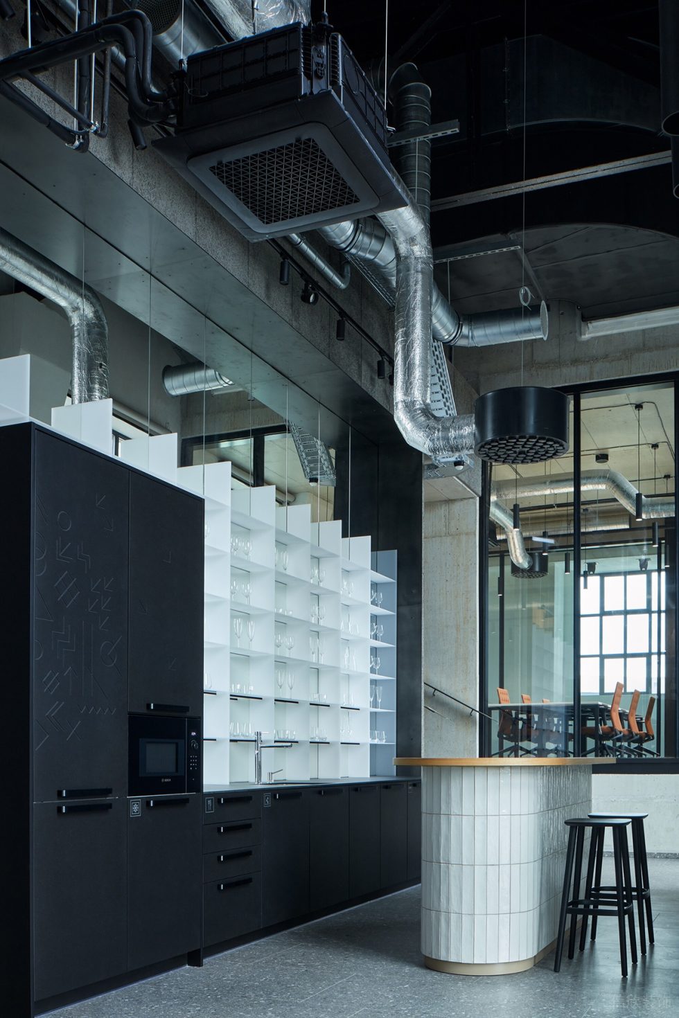 深色工業(yè)風辦公室裝修設(shè)計黑白色水吧 深色工業(yè)風辦公室裝修設(shè)計黑白色水吧