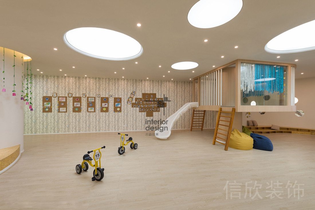 福田區(qū)財(cái)富大廈瓏瓏兒童培訓(xùn)中心裝修設(shè)計(jì)大廳巨型筒燈