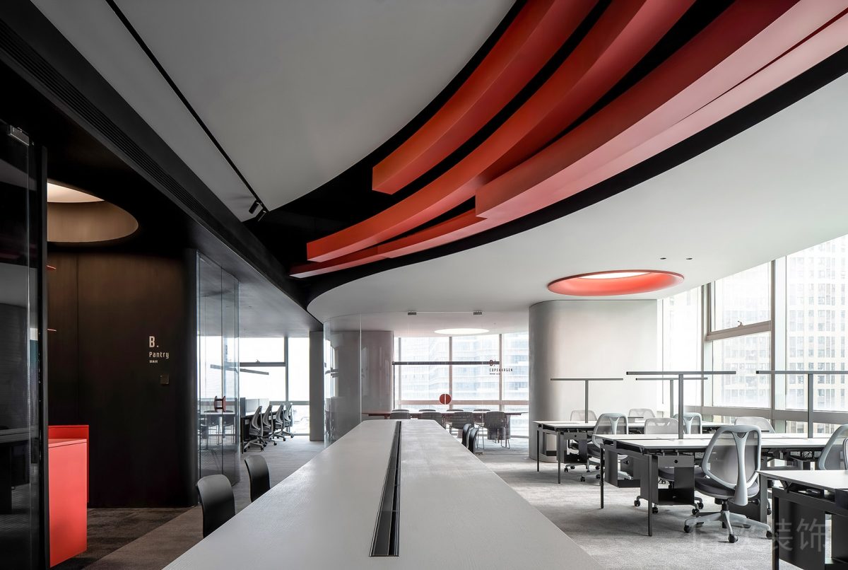 流線型光面會(huì)議桌開放式空間裝修