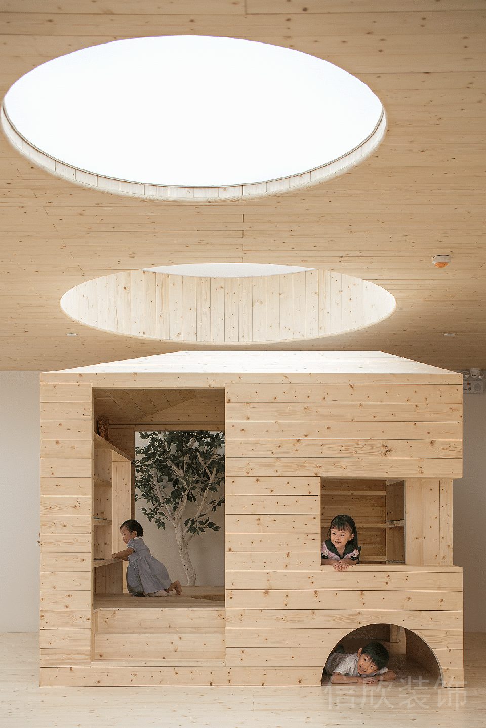 深圳南山區(qū)西麗少兒藝術(shù)興趣培訓(xùn)學(xué)校兒童游樂(lè)區(qū)