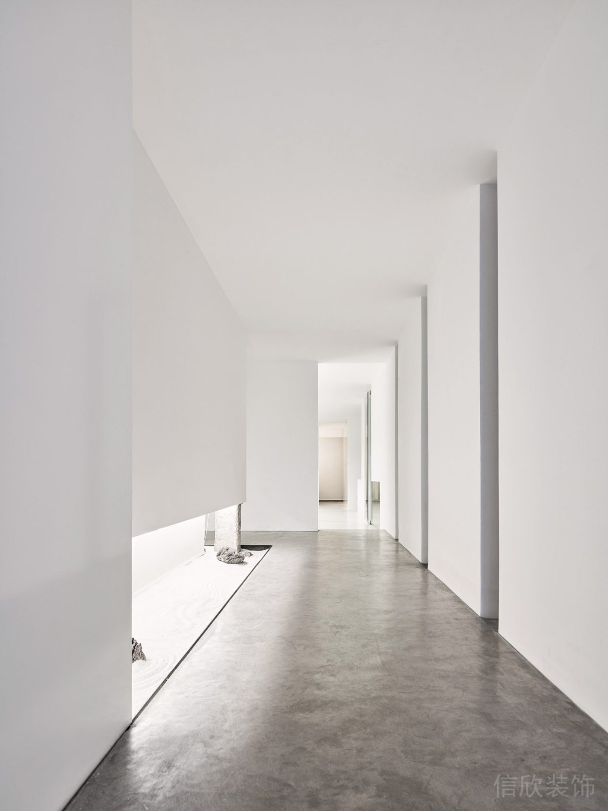 純白極簡(jiǎn)風(fēng)辦公空間過道裝修設(shè)計(jì)