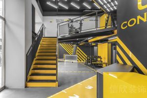 黃色黑色交叉設計鋁合金樓梯健身房裝修