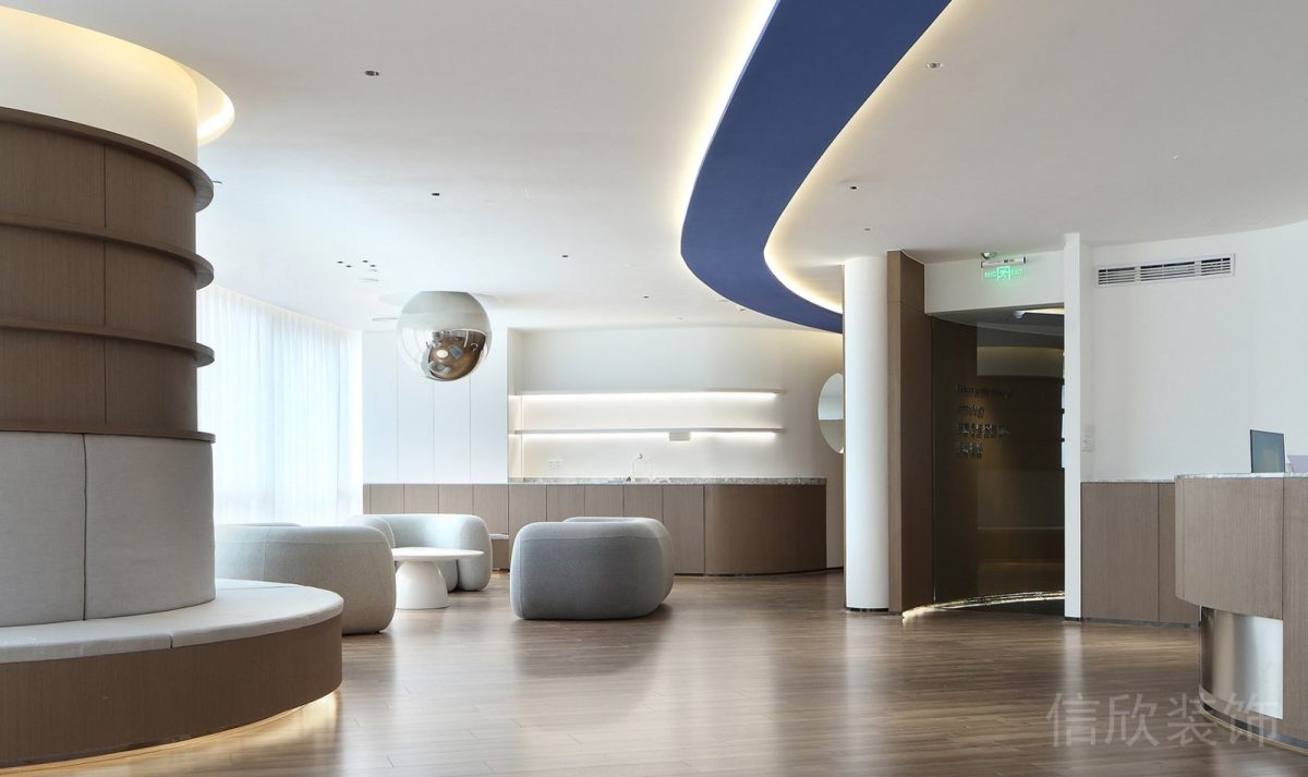 環(huán)形原木織布沙發(fā)設(shè)計健身房休息區(qū)設(shè)計