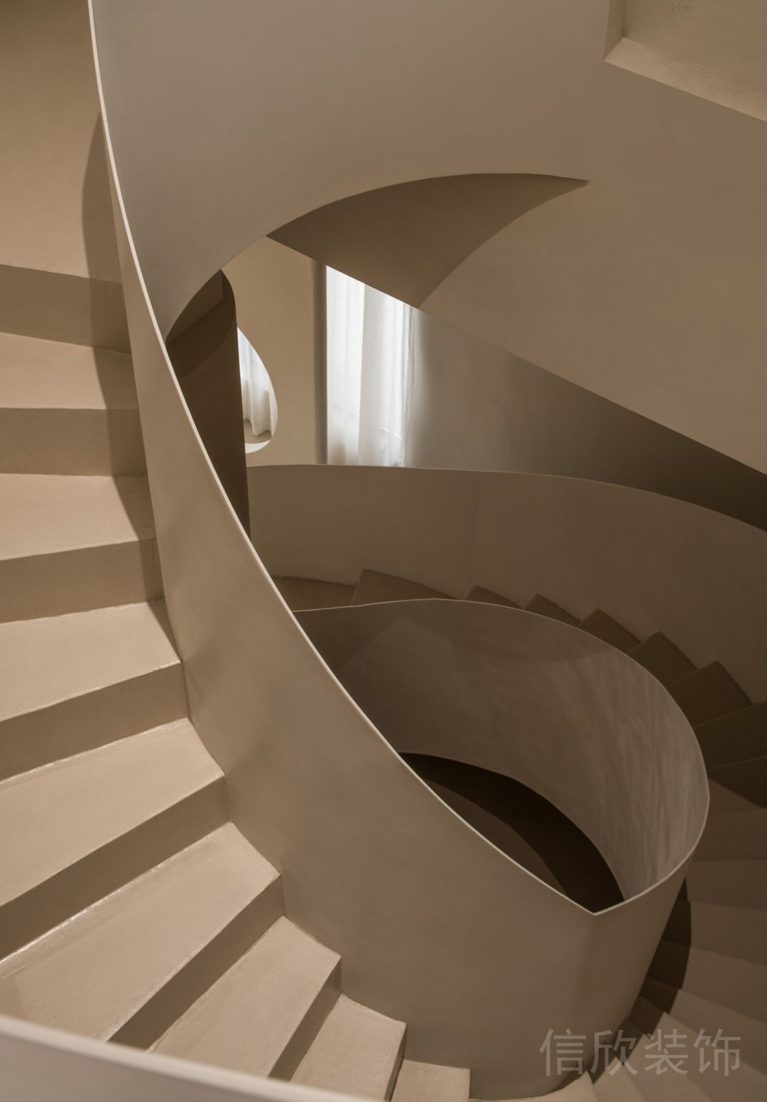 金屬環(huán)形旋轉樓梯瑜伽機構過道效果圖