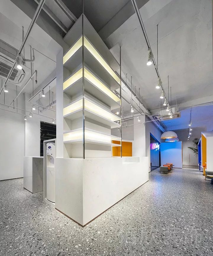 金屬墻柜工業(yè)風裝修設(shè)計健身房大廳裝修