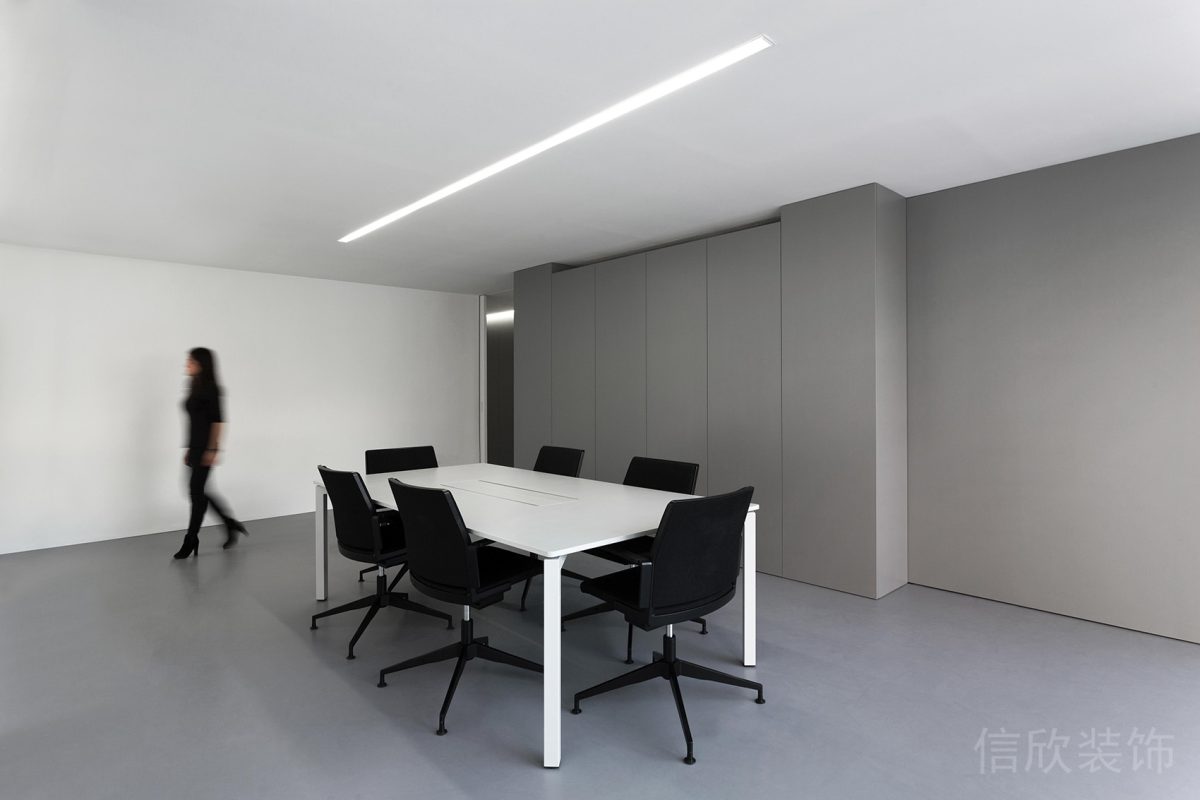 開放式休息區(qū)黑白色調(diào)裝修設(shè)計工業(yè)風(fēng)辦公室