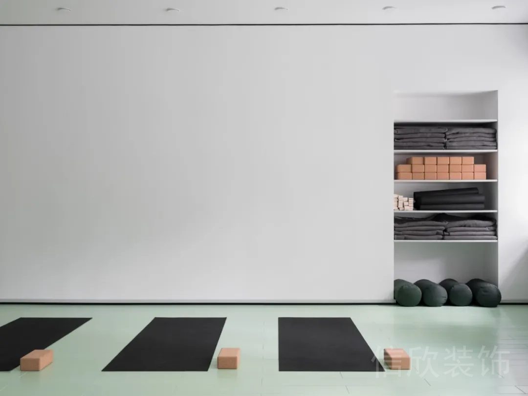 內(nèi)嵌式極簡風(fēng)瑜伽儲物室多功能教室效果圖