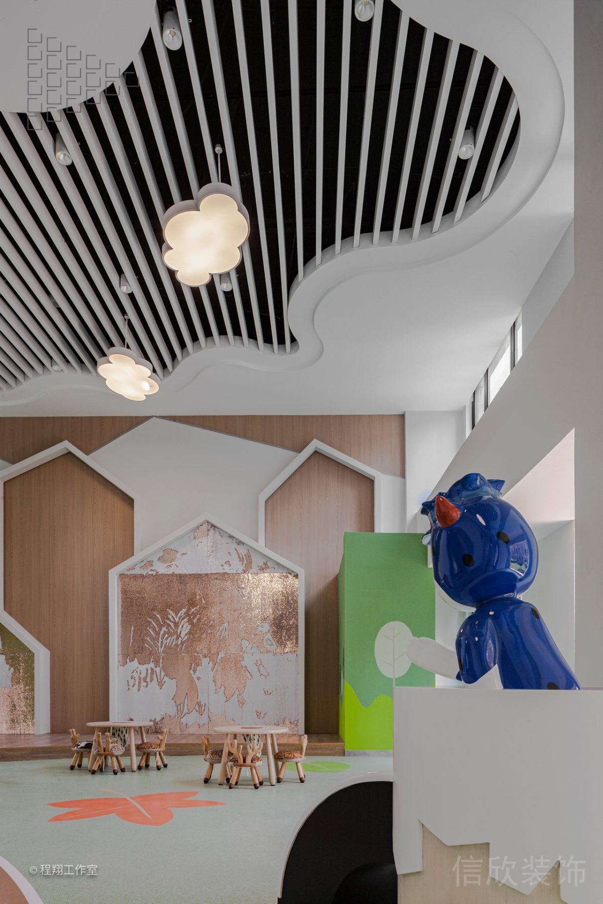 涂鴉式木屋房屋墻面設(shè)計(jì)兒童畫室