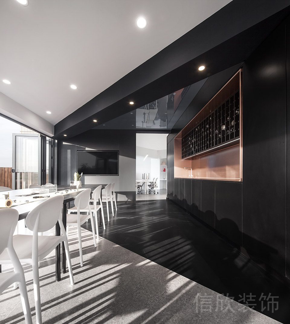 現(xiàn)代辦公室灰色拼接黑色地磚裝修設(shè)計(jì)效果圖