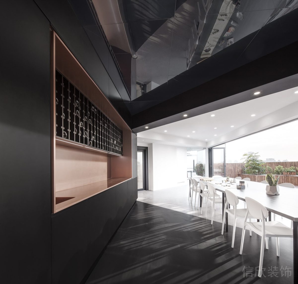 現(xiàn)代簡(jiǎn)約風(fēng)鏡面天花板裝修設(shè)計(jì)