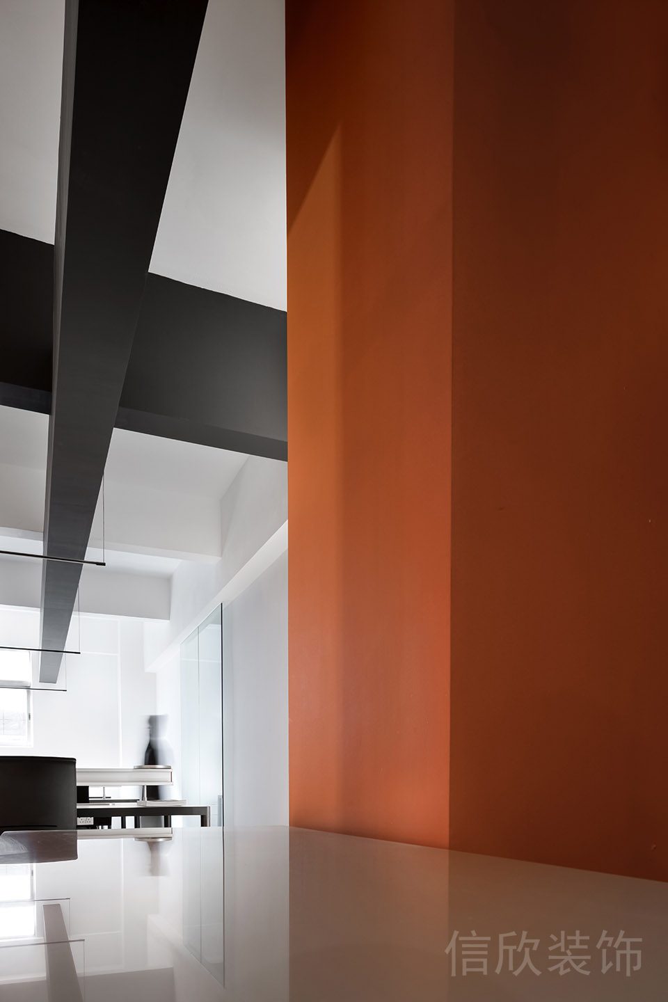 現(xiàn)代簡約黑白交叉天花板辦公室設計