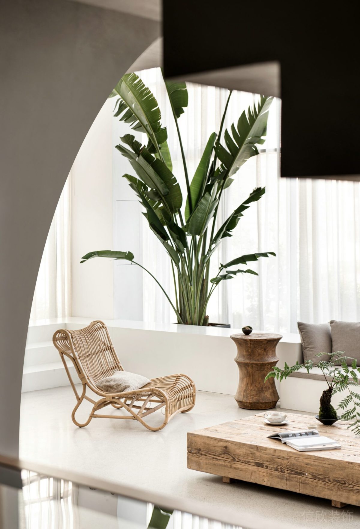 現(xiàn)代中式原木躺椅柜子辦公室裝修設(shè)計(jì)