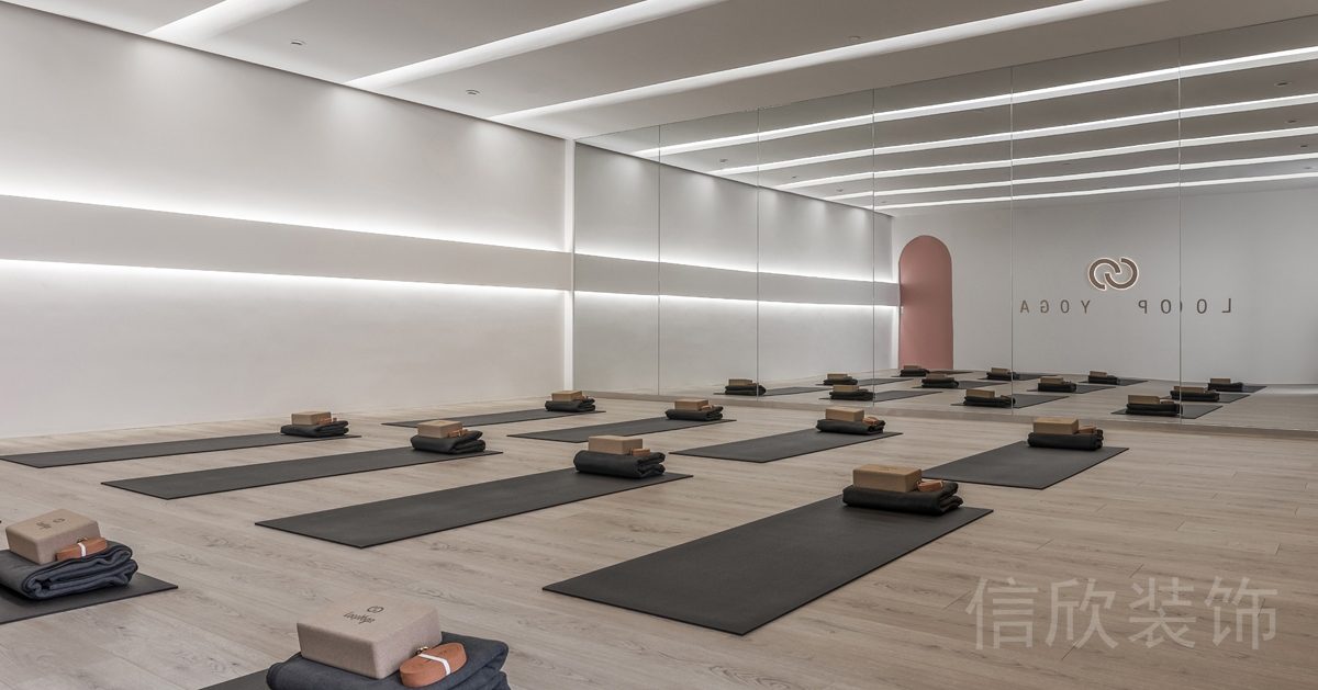 瑜伽機構(gòu)矩形內(nèi)嵌式燈帶設計間隔式天花板裝修圖