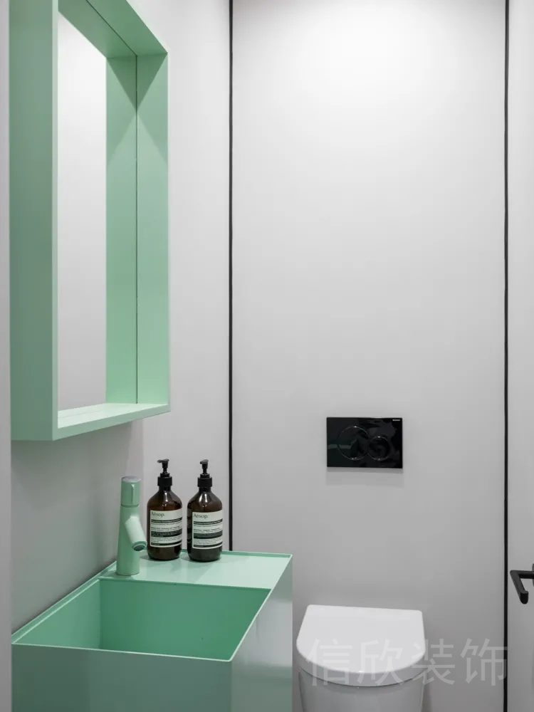 瑜伽機構(gòu)洗手池衛(wèi)生間裝修設(shè)計