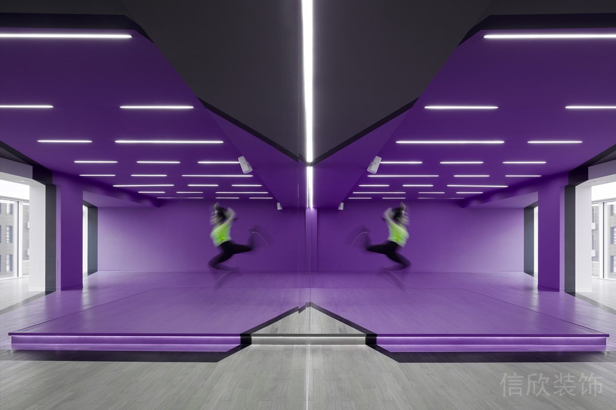 紫色鏡面地臺(tái)木質(zhì)瑜伽舞蹈教室設(shè)計(jì)