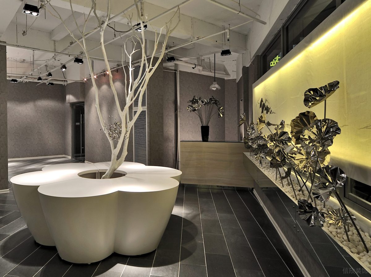 工業(yè)風裝修效果圖木質(zhì)前臺區(qū)接待工作區(qū)域裝修設計