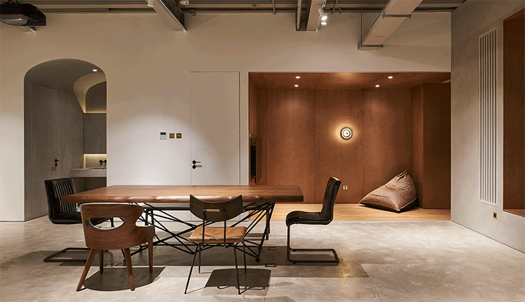 會議室裝修調(diào)節(jié)開放式休息區(qū)木質(zhì)工作區(qū)設(shè)計(jì)圖