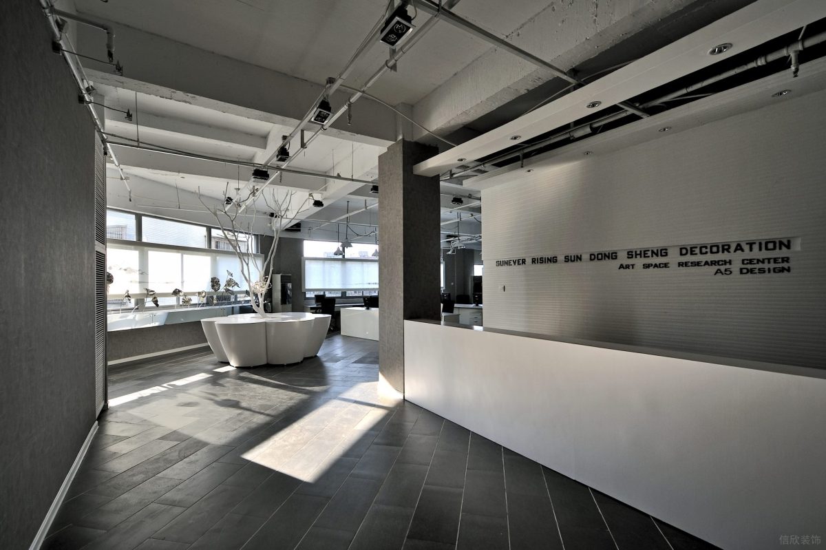 深圳市外貿(mào)公司裝修效果圖工業(yè)風(fēng)前臺(tái)區(qū)白色形象版