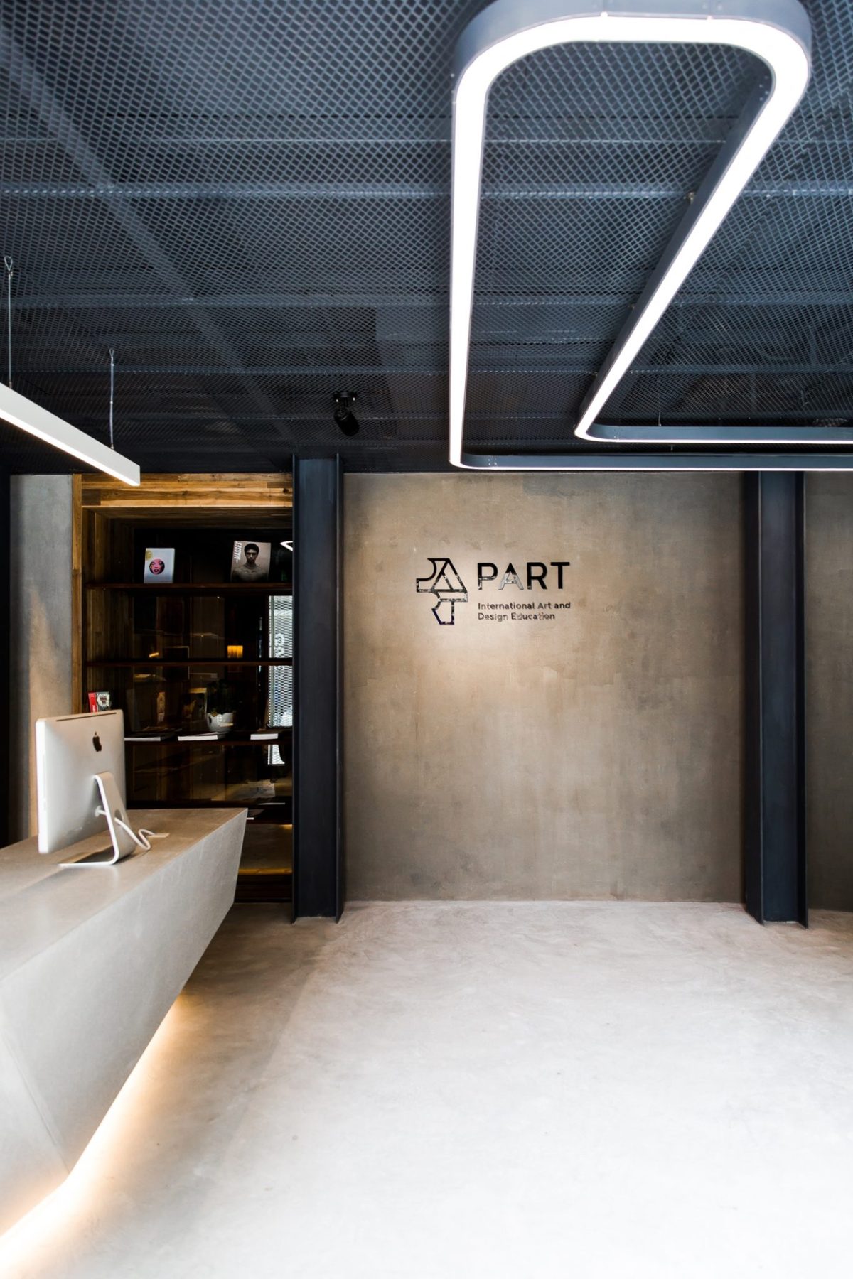 天花環(huán)線燈飾設計天花金屬鏤空洞洞板設計前臺區(qū)大廳設計圖