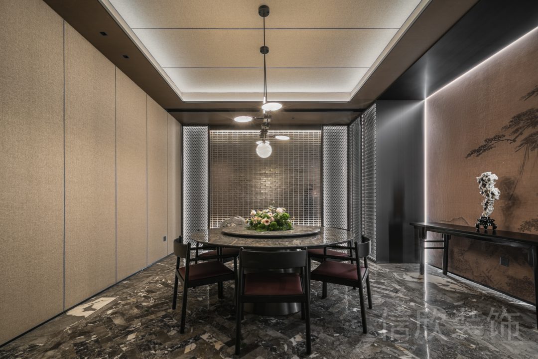 員工休息區(qū)域裝修設(shè)計(jì)圓桌裝修木質(zhì)燈飾效果壁畫