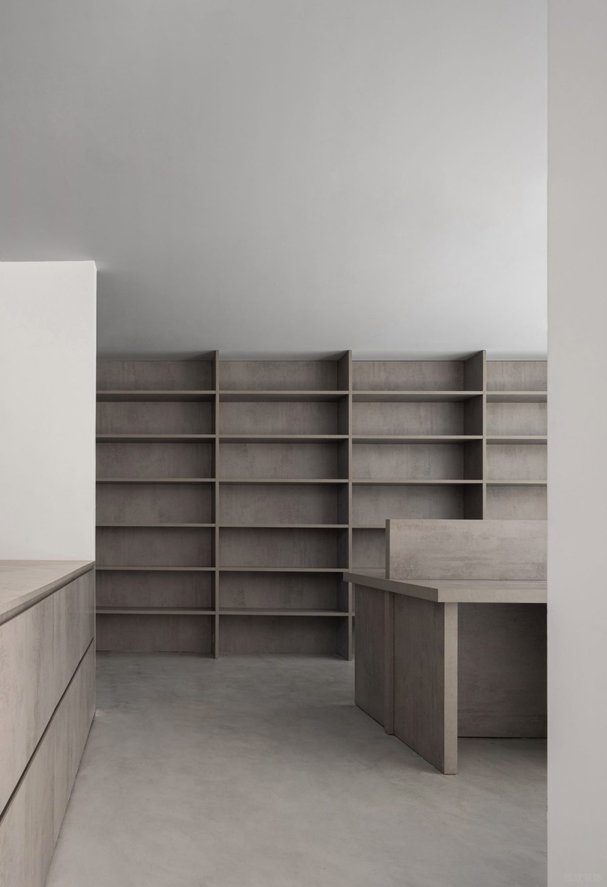 辦公室暗色調(diào)設(shè)計實木收納墻柜多功能效果裝修