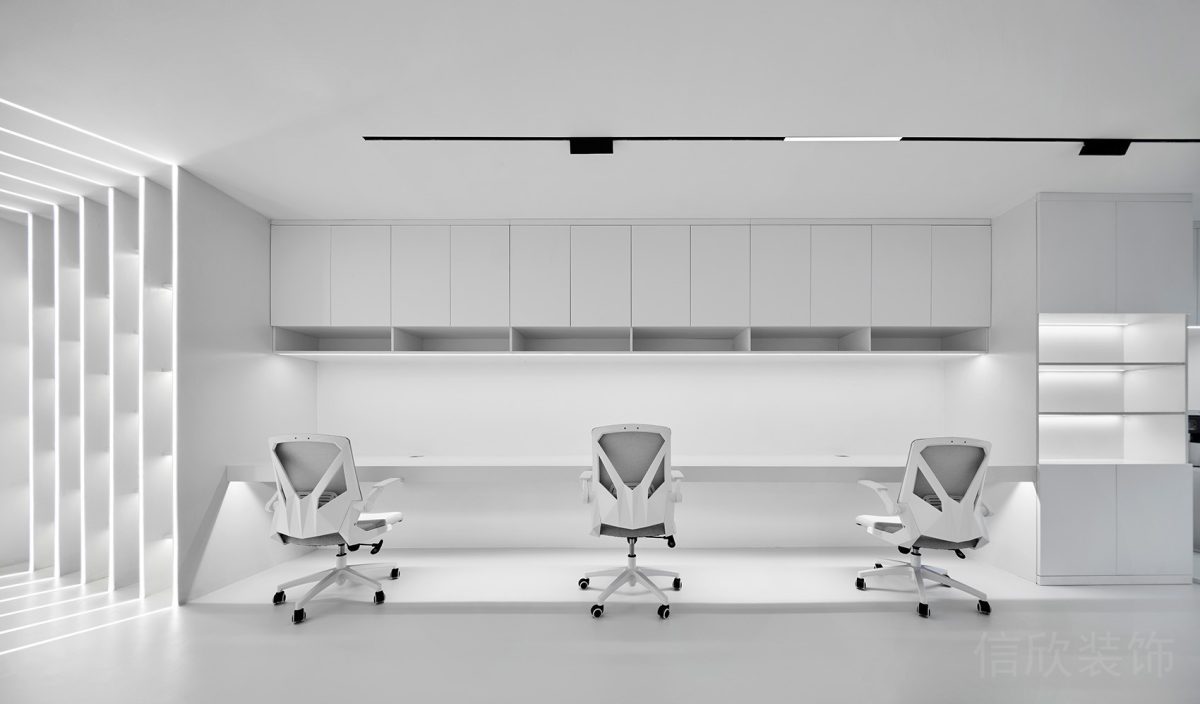 白色工位設(shè)計半墻設(shè)計儲物柜效果地板效果圖辦公室