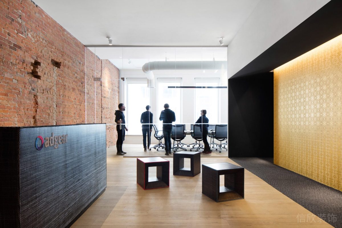 高透玻璃門板裝修矩形座椅設(shè)計(jì)辦公室裝修設(shè)計(jì)圖