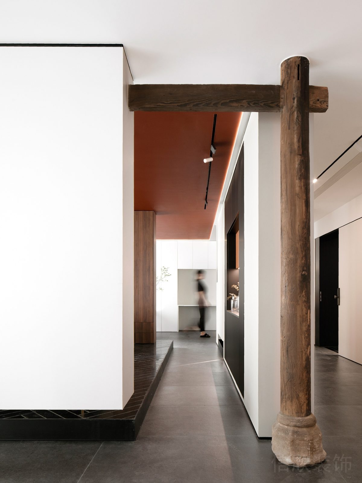 中央空調(diào)設(shè)計(jì)新中式風(fēng)格設(shè)計(jì)過道地臺瓷磚效果圖