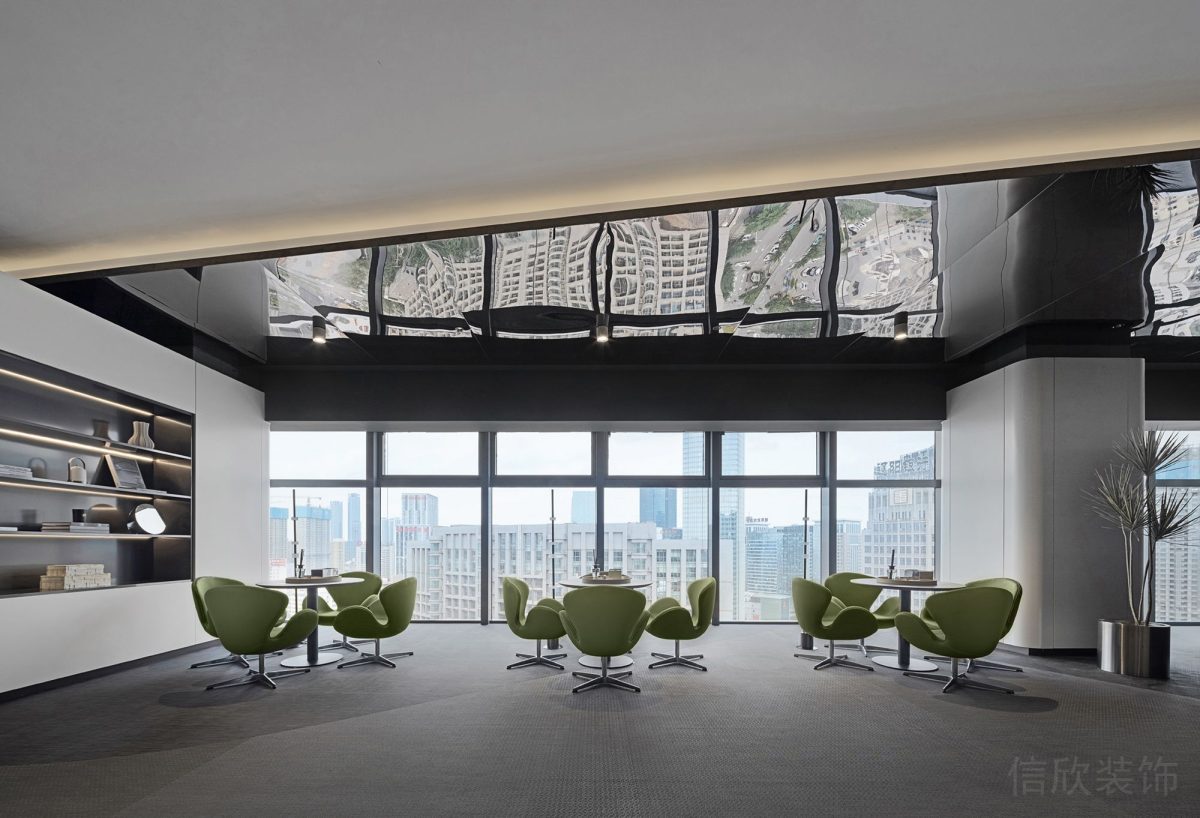 綠色設(shè)計茶水間圓形休息區(qū)裝修玻璃隔斷裝修鏡面黑色天花設(shè)計圖