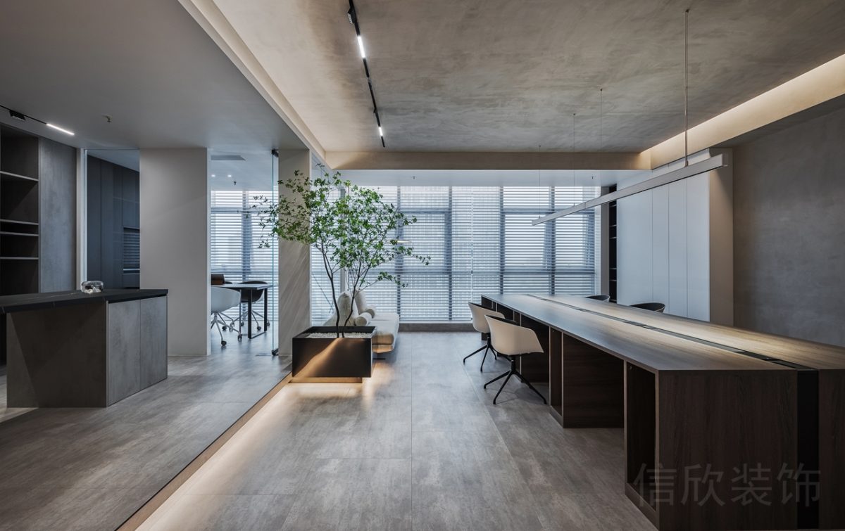 小型工作室裝修設(shè)計直線式長桌木質(zhì)會議室環(huán)形工業(yè)風(fēng)效果