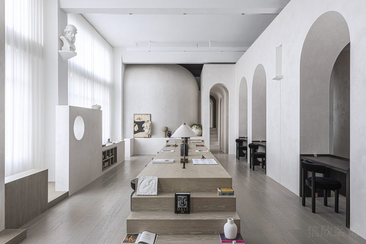 辦公室裝修設(shè)計現(xiàn)代原木風階梯式會議室效果圖