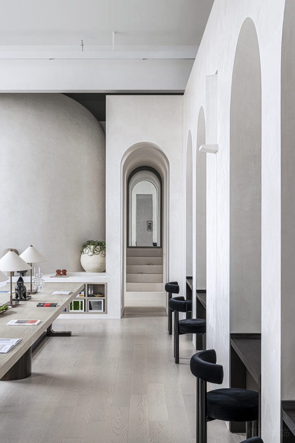 古典風(fēng)辦公室裝修設(shè)計(jì)工作室過道白色設(shè)計(jì)圖