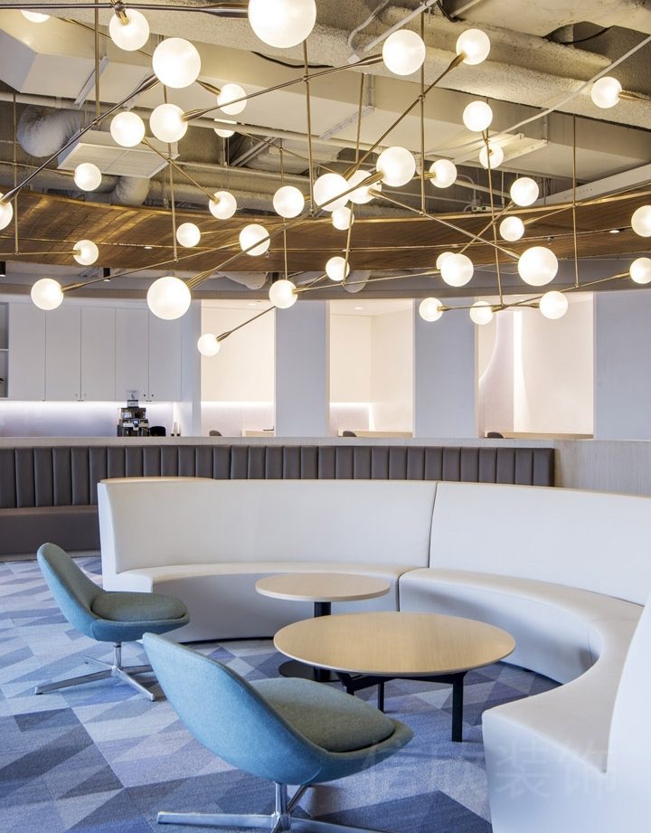 環(huán)形辦公室休息區(qū)裝修設計效果天花星空辦公室燈飾設計led暖色燈效果