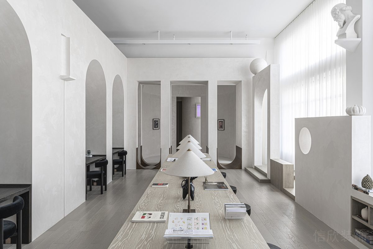 會(huì)議室現(xiàn)代原木風(fēng)辦公室裝修設(shè)計(jì)現(xiàn)代奶油色系效果圖